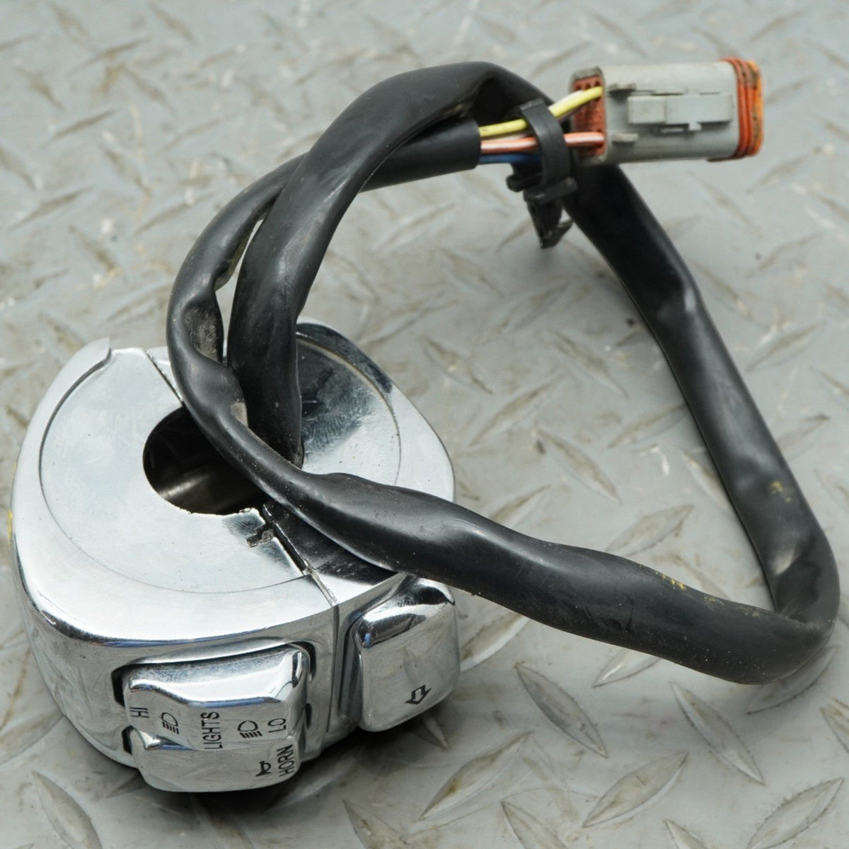 1999-2006 HARLEY-DAVIDSON ROAD KING FLHRCI Chrome LEFT SIDE HORN LIGHT SWITCH
