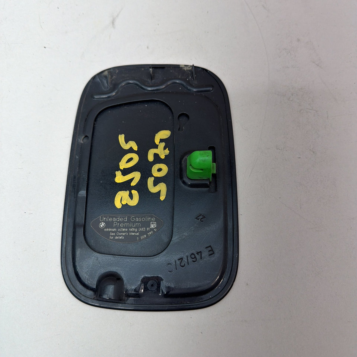 00-06 BMW 325Ci 330Ci 323Ci 328Ci E46 Fuel Tank Filler Door Cover 7509290 OEM
