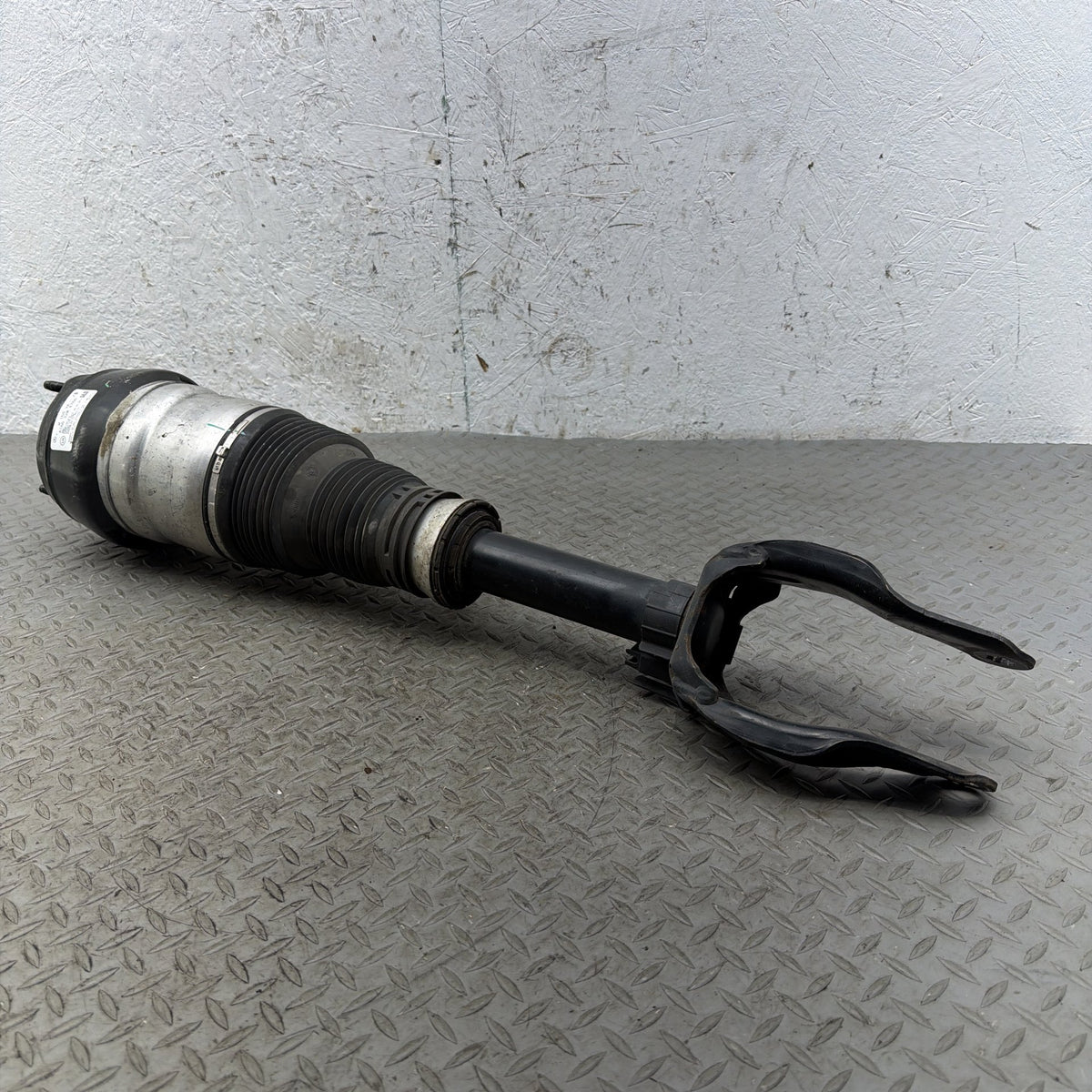 13-16 Mercedes GL350 GL450 GL550 X166 Left Front Air Strut Shock A1663204766 OEM