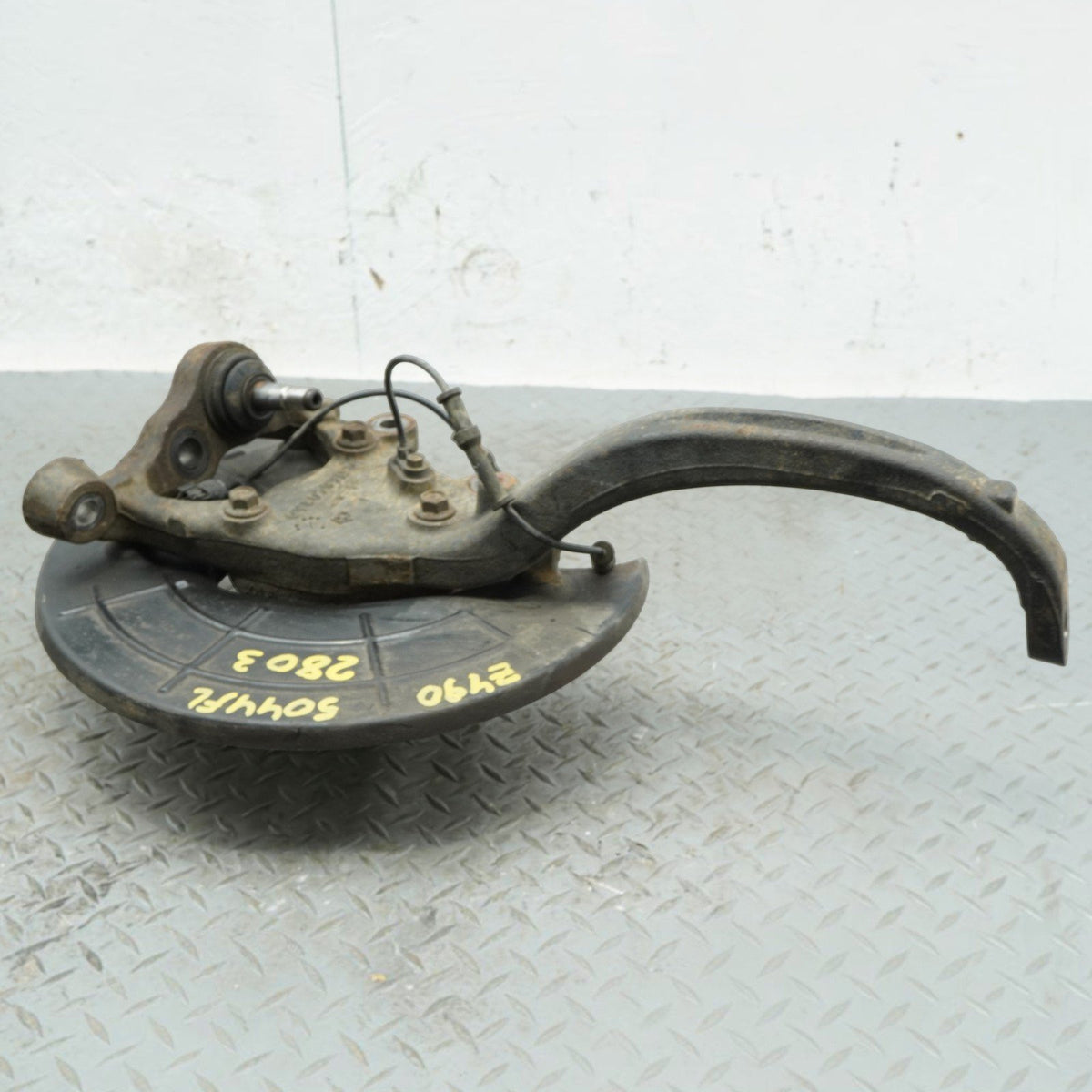 12-23 Dodge Challenger RWD 5.7L Spindle Knuckle Hub Front Left 05168403AD OEM