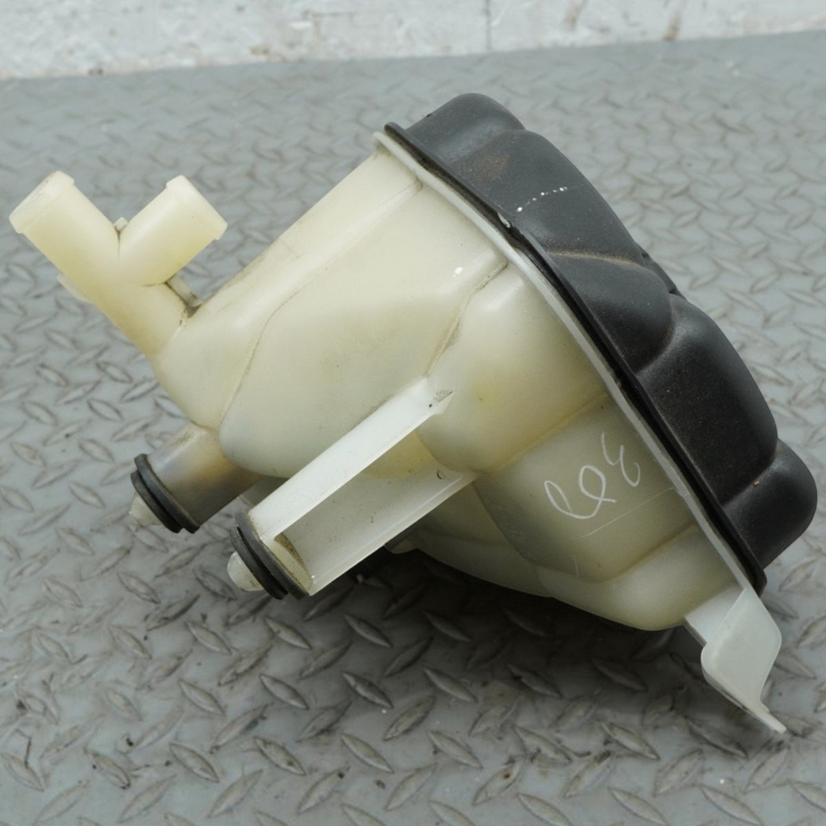 17-19 Mercedes GLS63 GLS550 GLS450 GLS350d X166 Coolant Bottle 1665000049 OEM