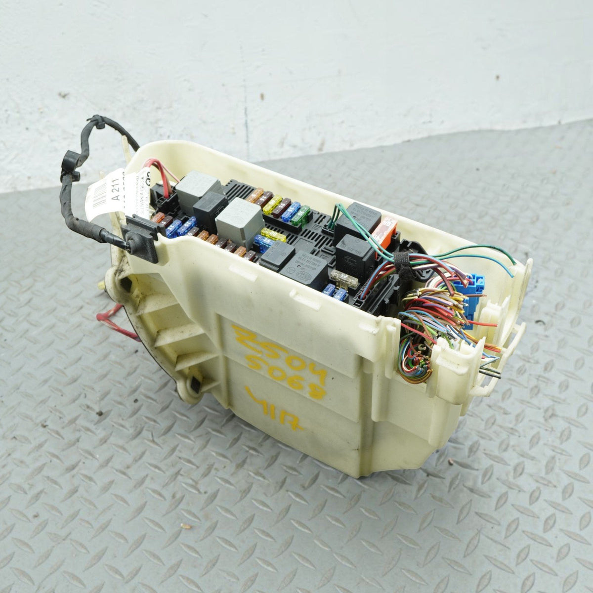 2008 Mercedes E350 W211 Sedan Front SAM Fuse Box Module Control A2114402508 OEM
