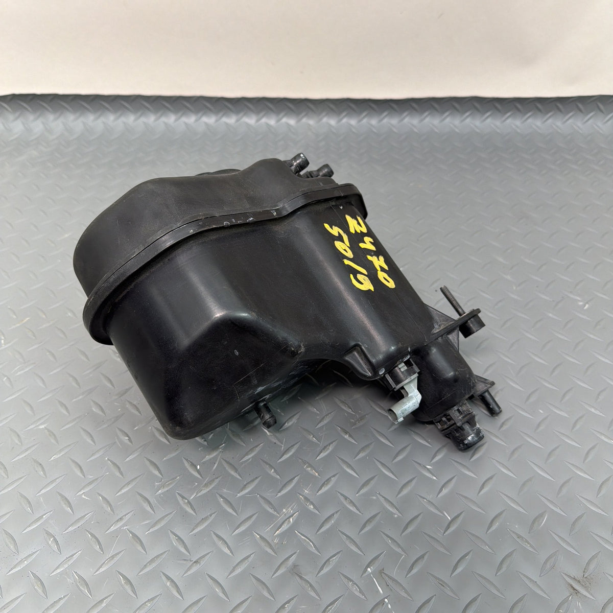 06-10 BMW M6 M5 E64 E63 E60 Coolant Expansion Tank Reservoir 17112283345 OEM