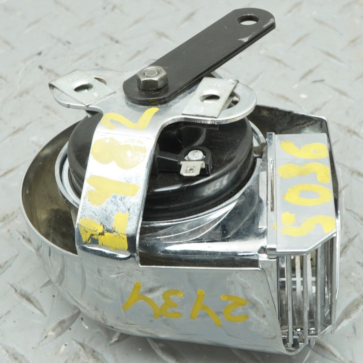 00-11 Harley-Davidson FLSTC Heritage Softail Classic Horn Alarm W Cover OEM