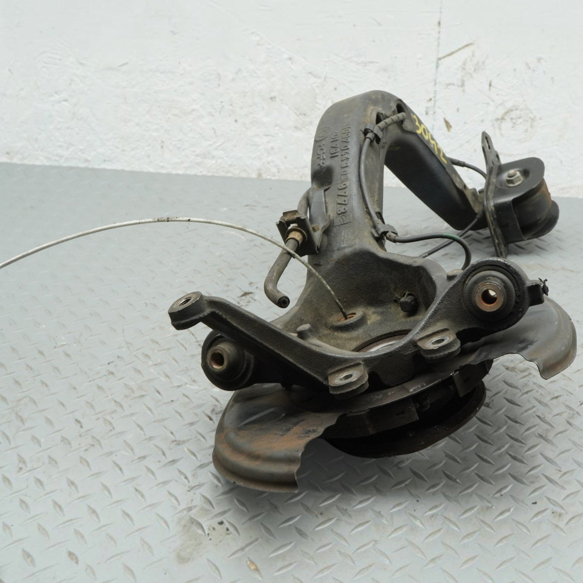 99-06 BMW 320 323 325 328 33 E46 Rear Right Passenger Knuckle Spindle OEM