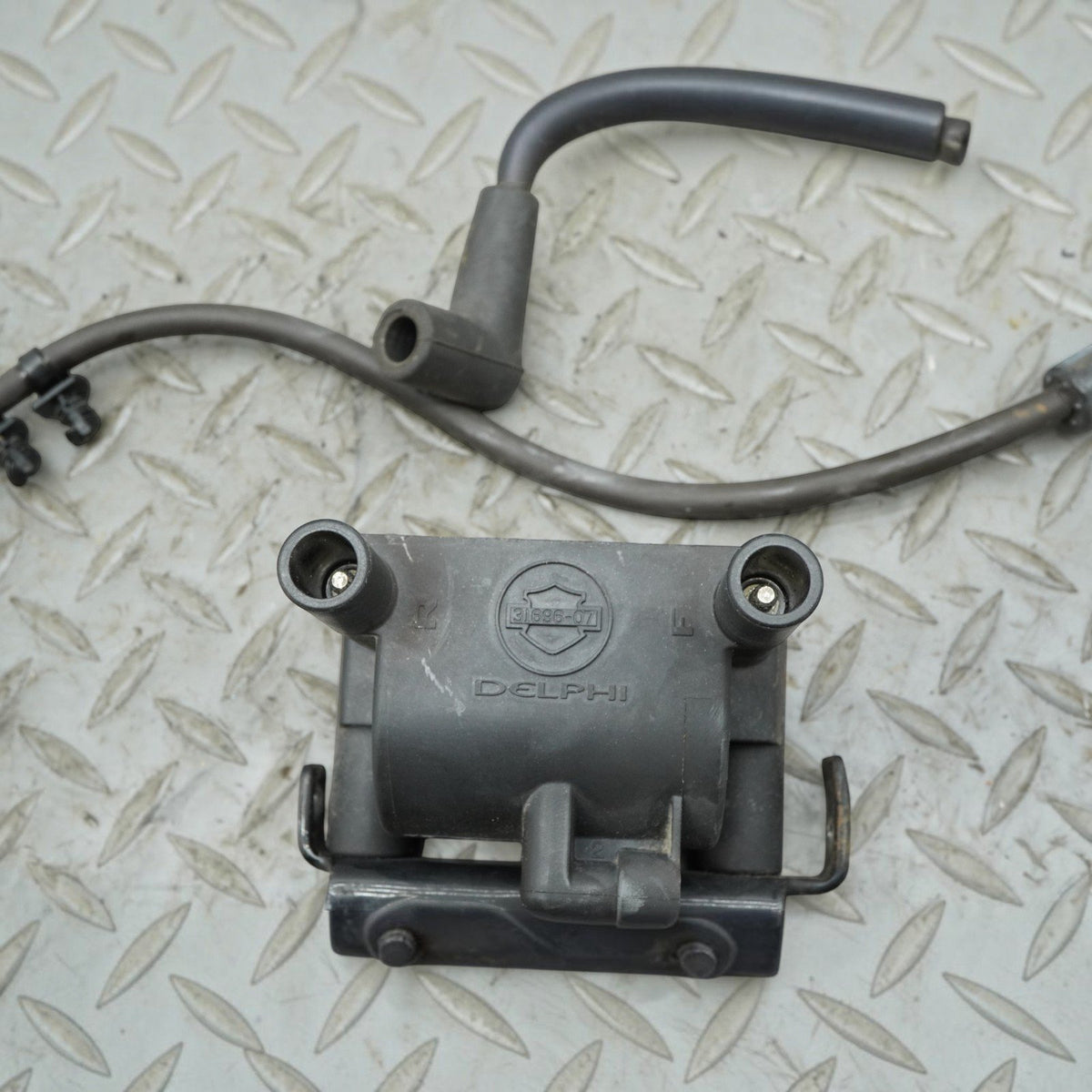 2007 Harley-Davidson FXSTD Softail Deuce Coil ignition Engine 19005329 OEM