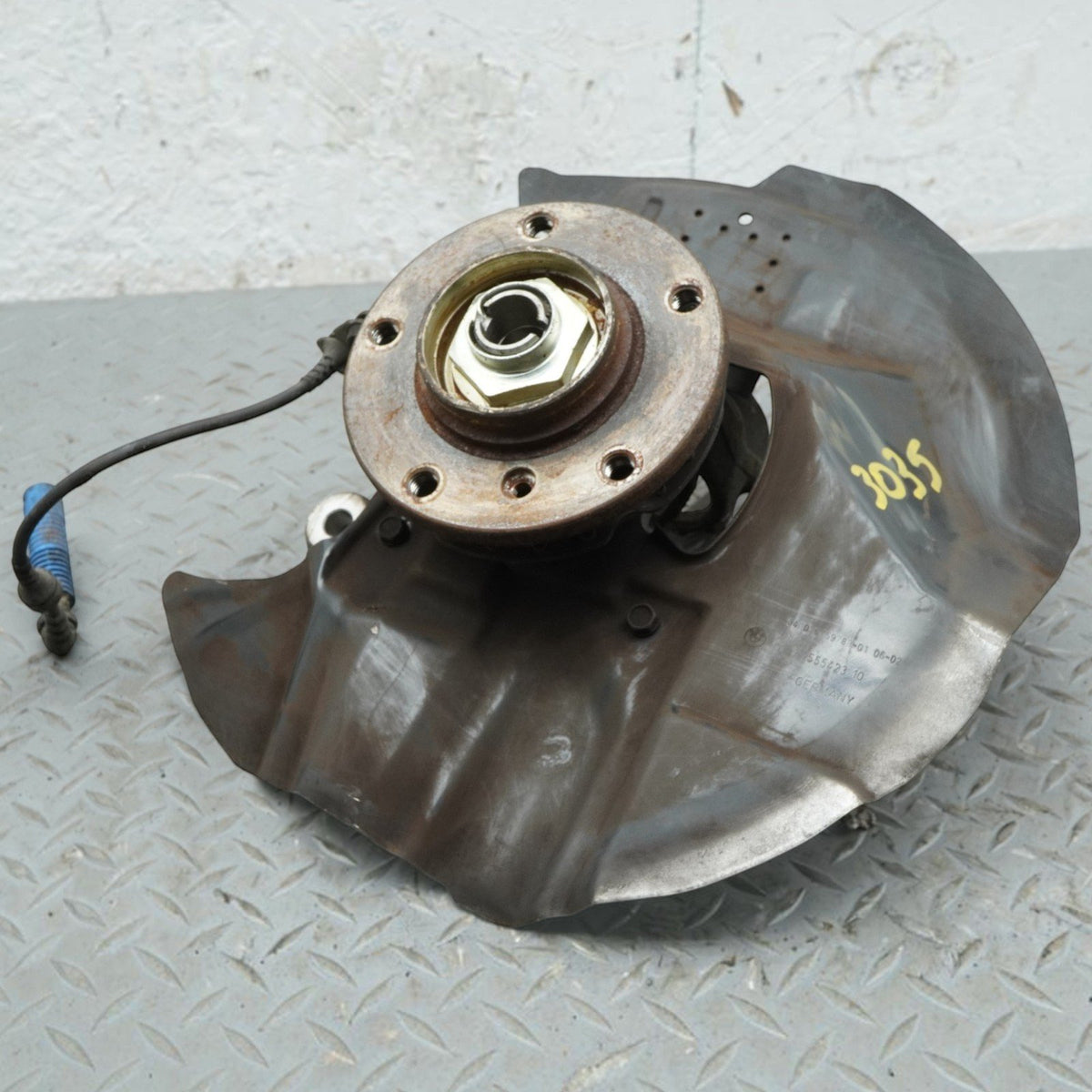99-06 BMW 320 323 325 328 330 E46 Right Front Spindle Knuckle 31211096430 OEM