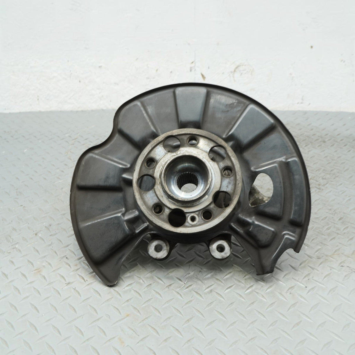 14-20 Mercedes W222 S550 Rear Left Driver Spindle Knuckle Wheel Hub 2223500941