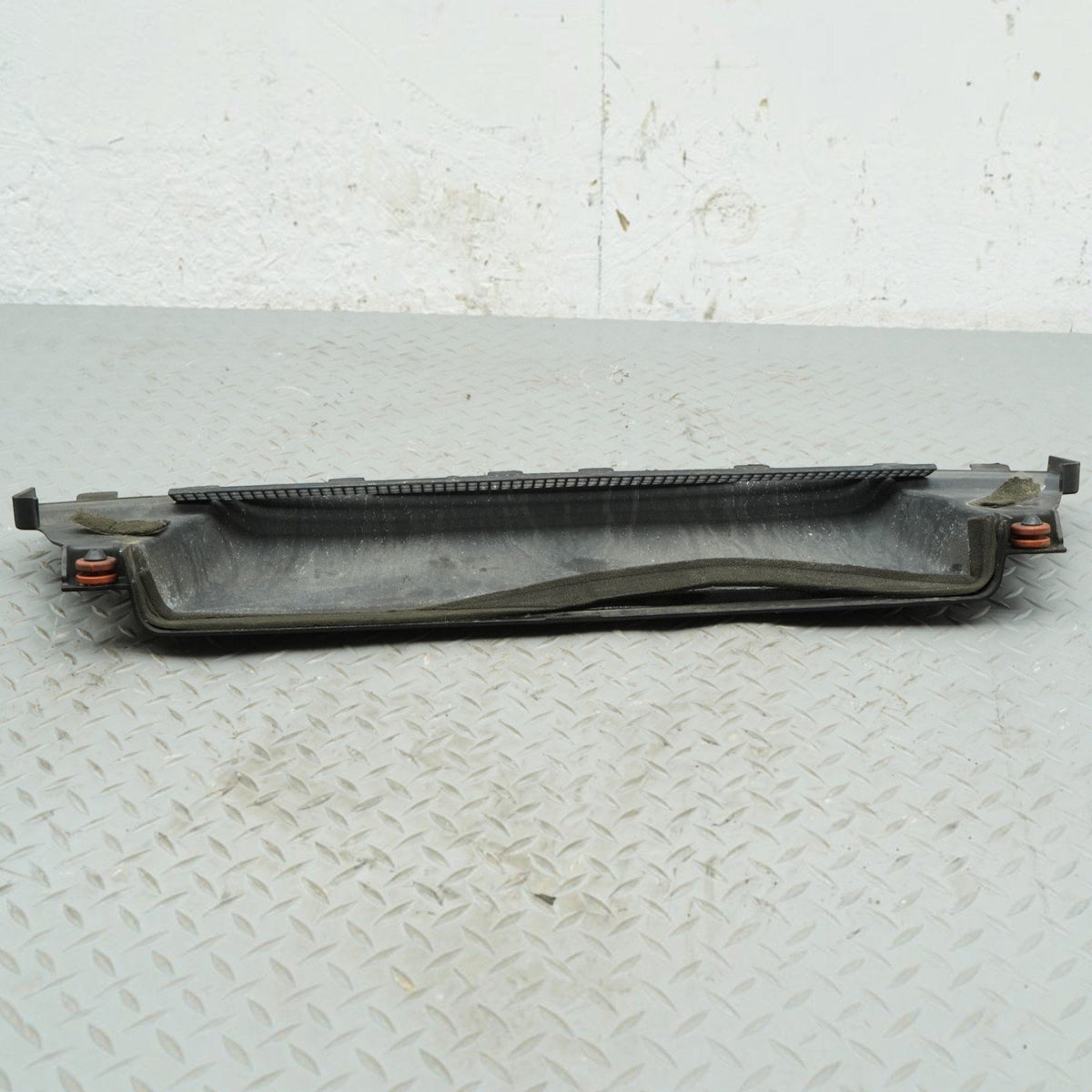 14-18 BMW X5 X6 F15 F16 4.4L Intake Suction Air Cleaner Duct Trim 70560589 OEM