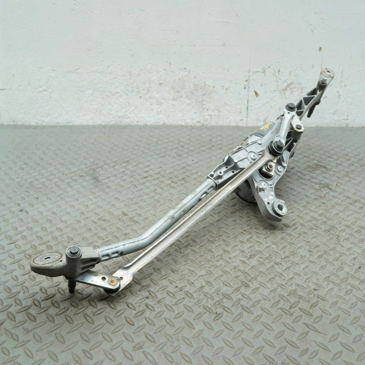10-17 Mercedes E550 E400 E350 C207Wiper Linkage Motor Windshield A2048201040 OEM