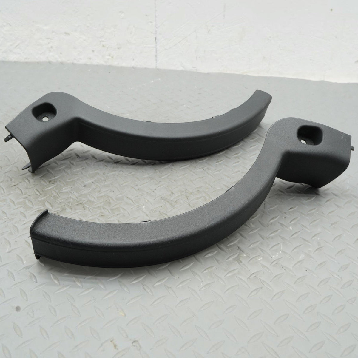 14-20 Mercedes S550 S400 W222 Trunk Lid Hinge Trim Cover LH RH A2226930117 OEM