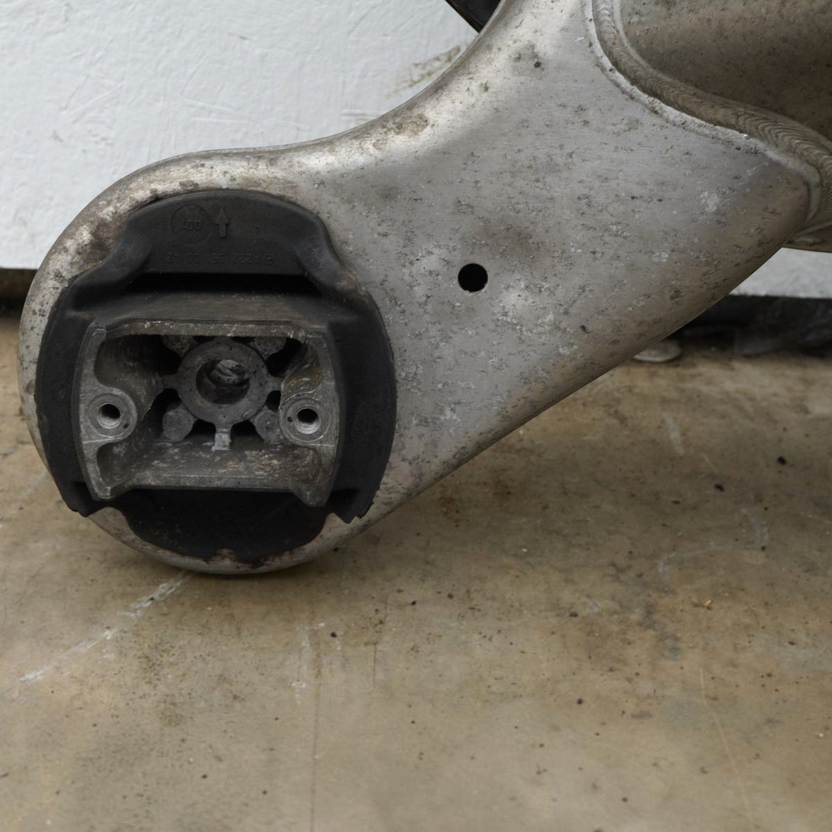 14-20 Mercedes S550 S400 S63 W222 Rear Subframe Crossmember A2223520000 OEM