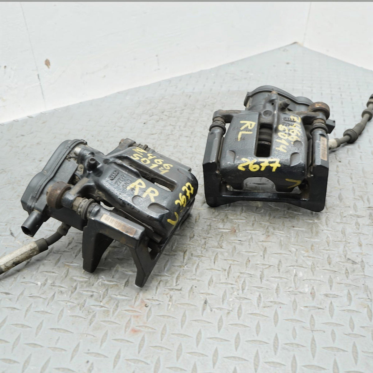 08-16 Audi S5 8T Coupe/Convertible Rear Caliper Pair Left & Right Set 8K0615403A