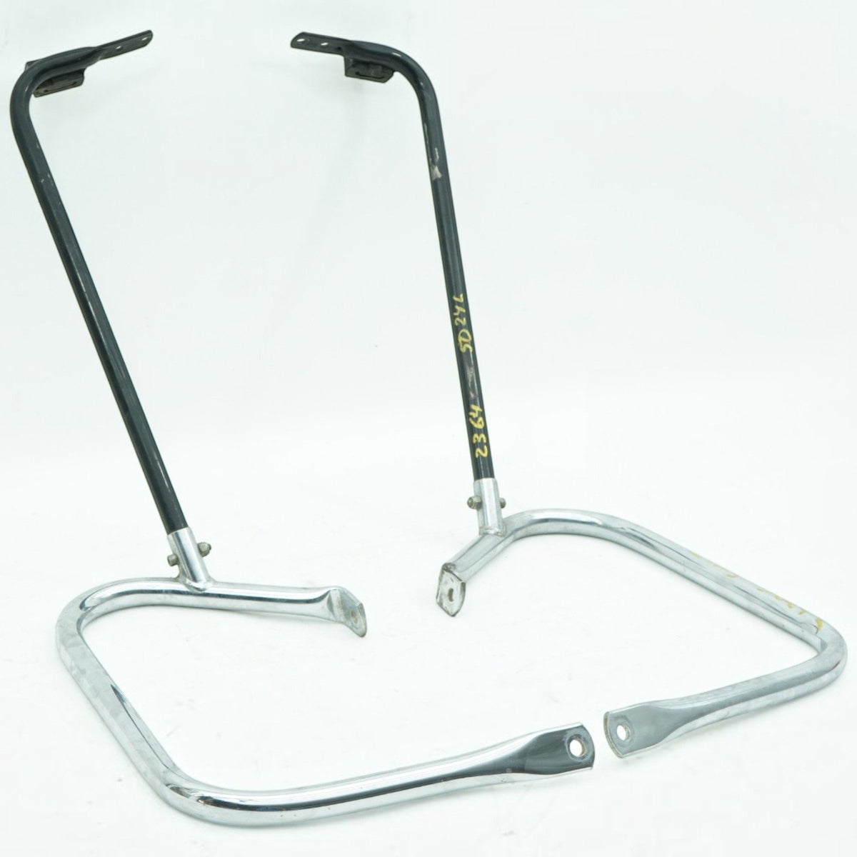 2000-2008 Harley-Davidson FLHRCI Road King Sissy bar And Mounting Rails OEM
