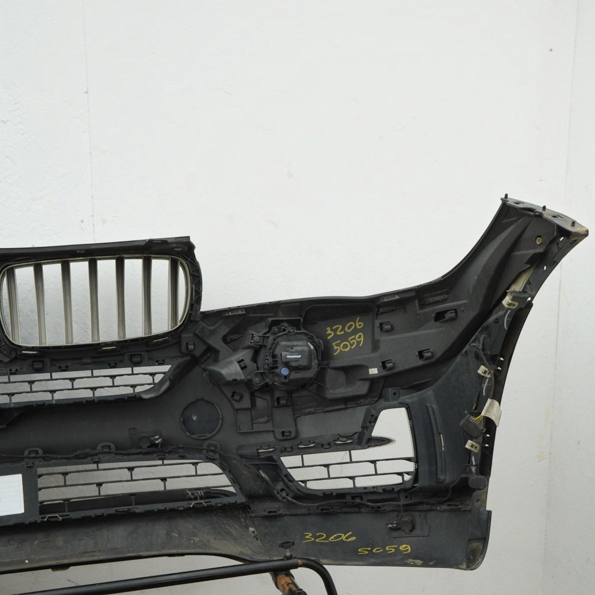 14-18 BMW X5 F15 Front Bumper Panel Cover w/ Fog 51117378609 Schwarz II 668 OEM