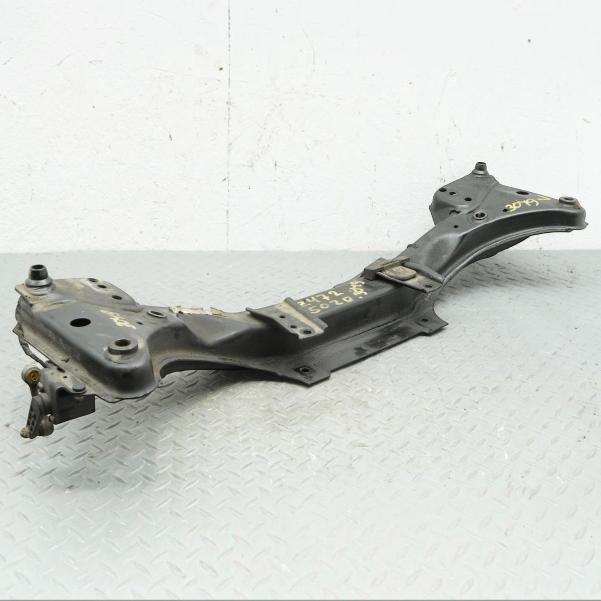 99-06 BMW 320 323 325 328 330 E46 Front Subframe Crossmember Engine Cradle OEM