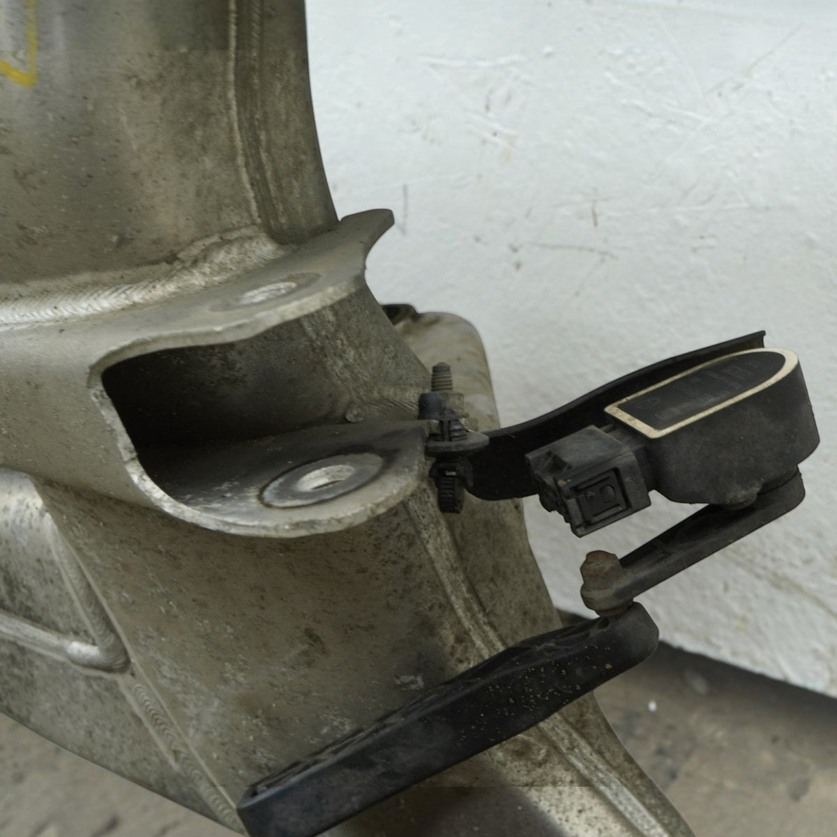 14-20 Mercedes S550 S400 S63 W222 Rear Subframe Crossmember A2223520000 OEM