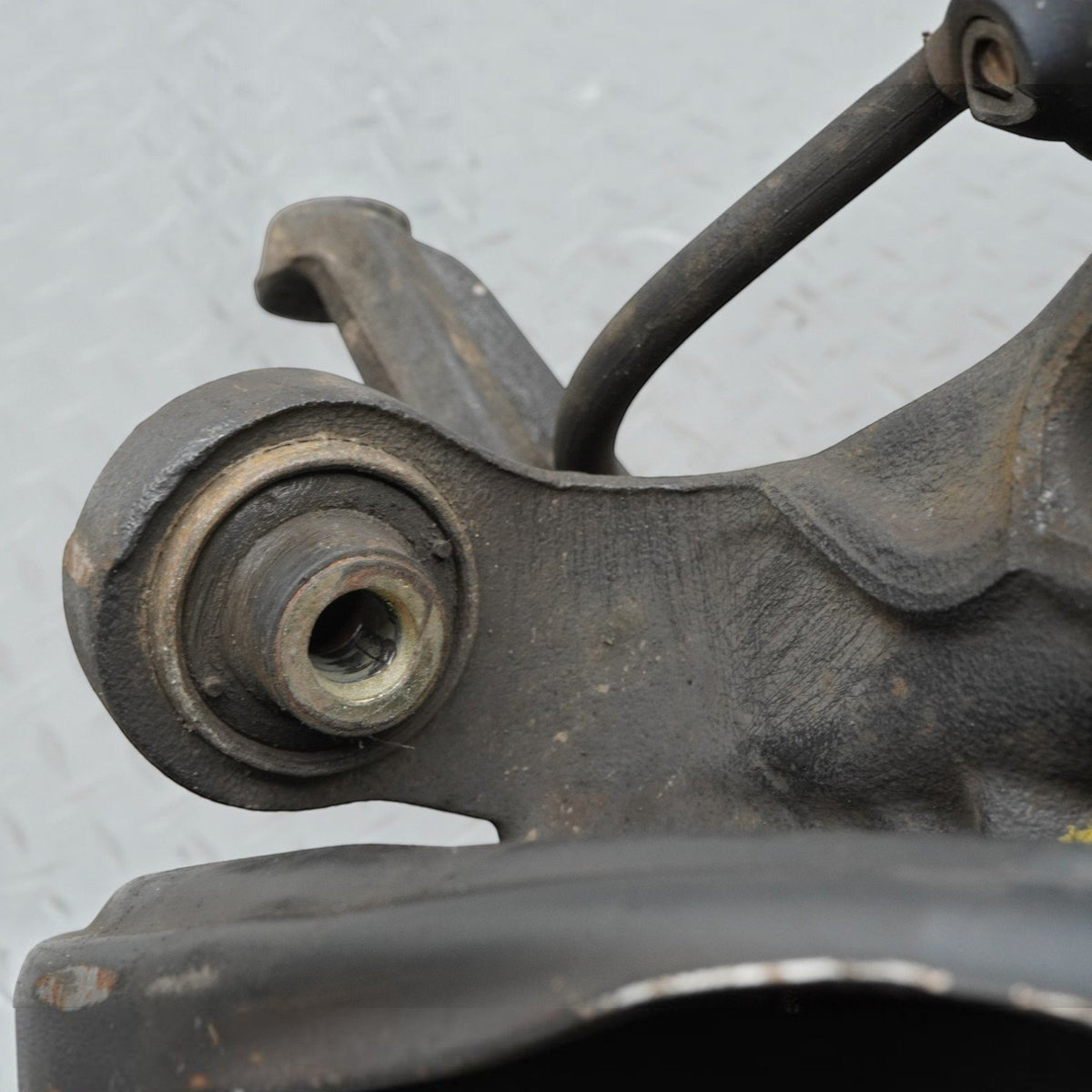 99-06 BMW 320 323 325 328 330 E46 Rear Left Driver Side Knuckle Spindle OEM