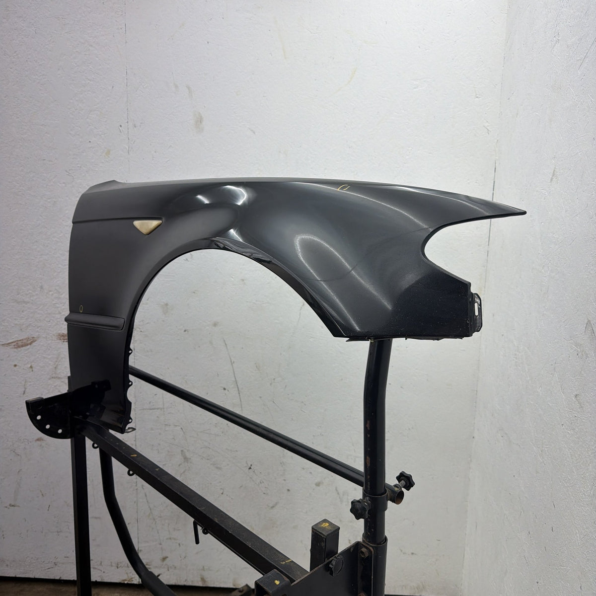 04-06 BMW 325Ci 330Ci E46 Convertible Coupe Front Right Fender Black 475 OEM