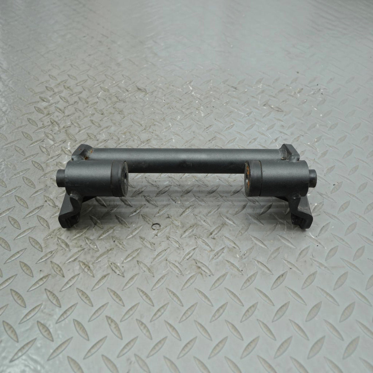 06-16 Kawasaki Vulcan VN1700J Vaquero Engine Motor Mount Bracket Support OEM