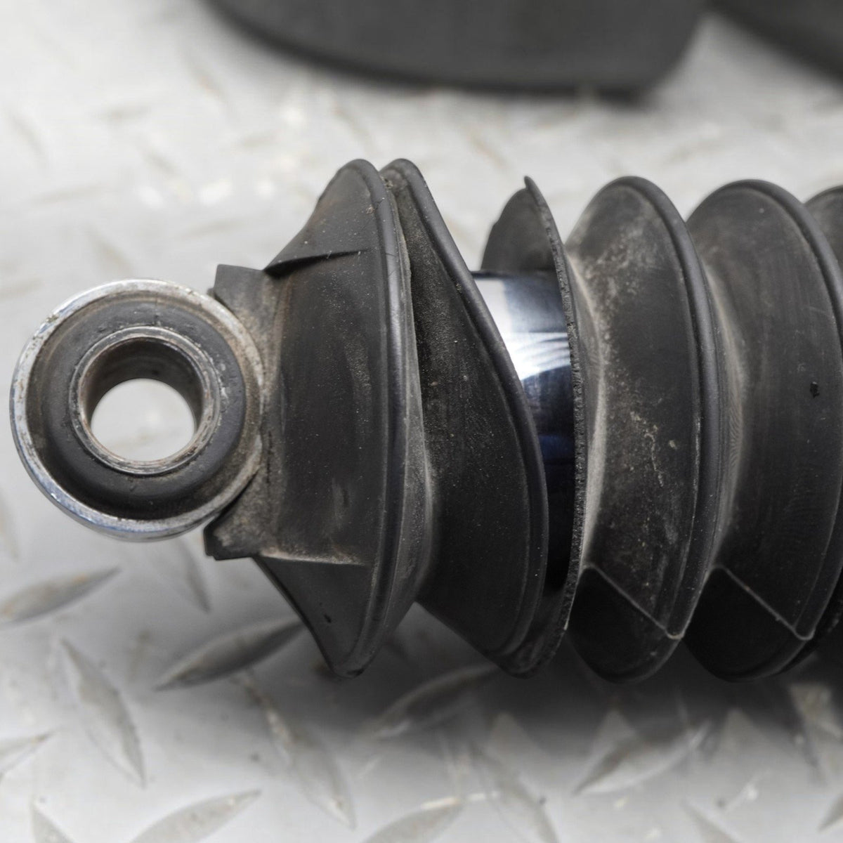 2000-2008 Harley-Davidson FLHRCI Road Classic Rear Shock Absorbers 54565-97