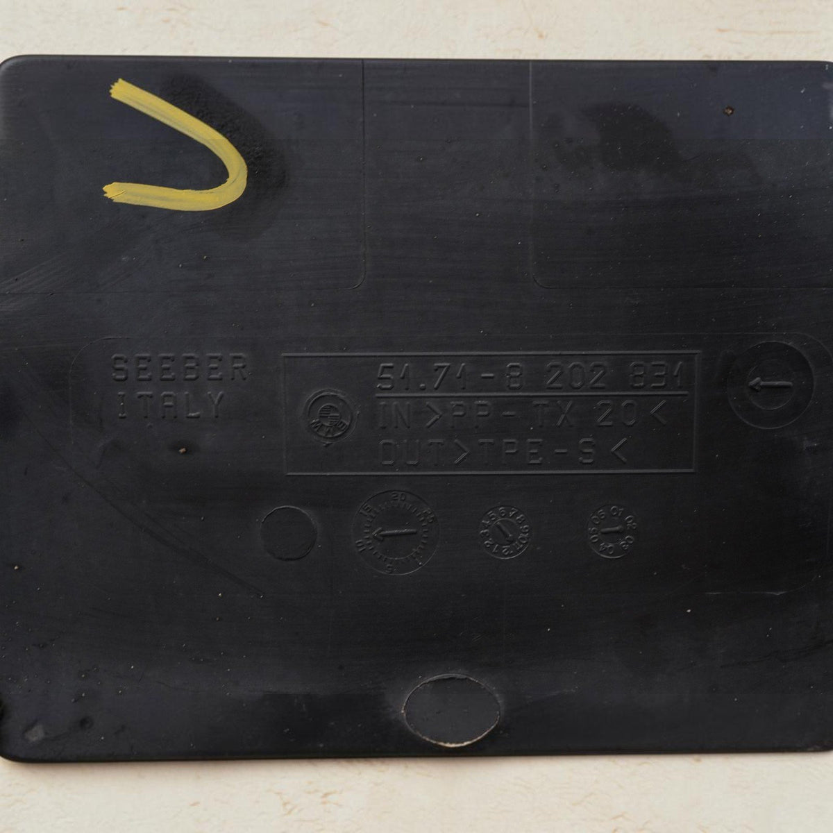 01-06 BMW 320i 325i 330i Radiator Core Support Fan Shroud Cooling 51718202831