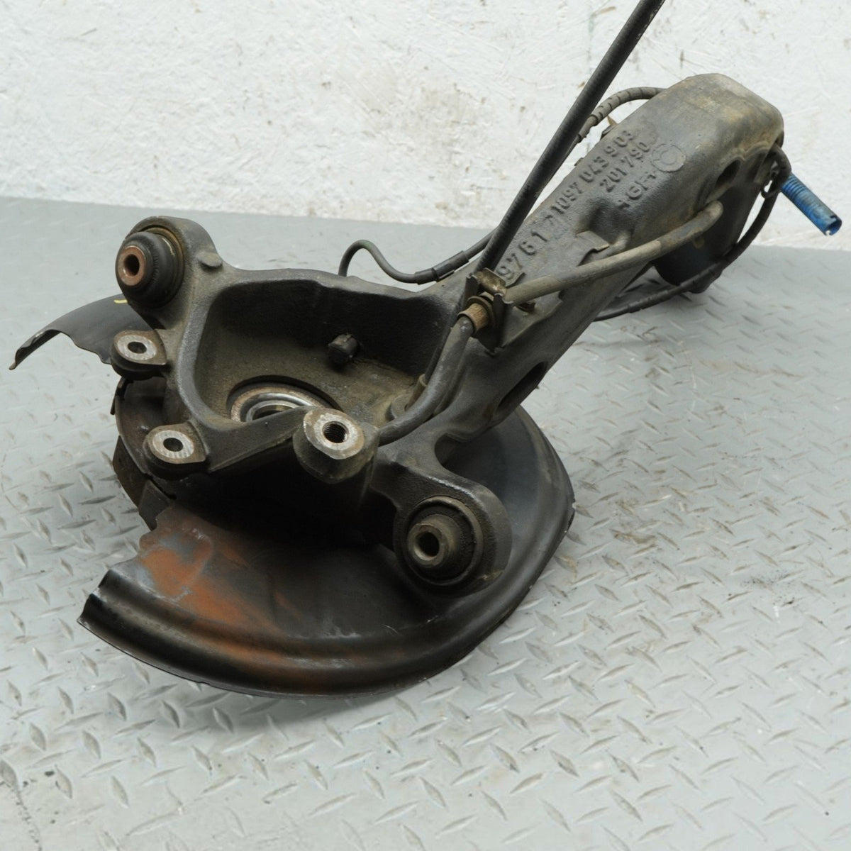 99-06 BMW 320 323 325 328 330 E46 Rear Left Driver Side Knuckle Spindle OEM