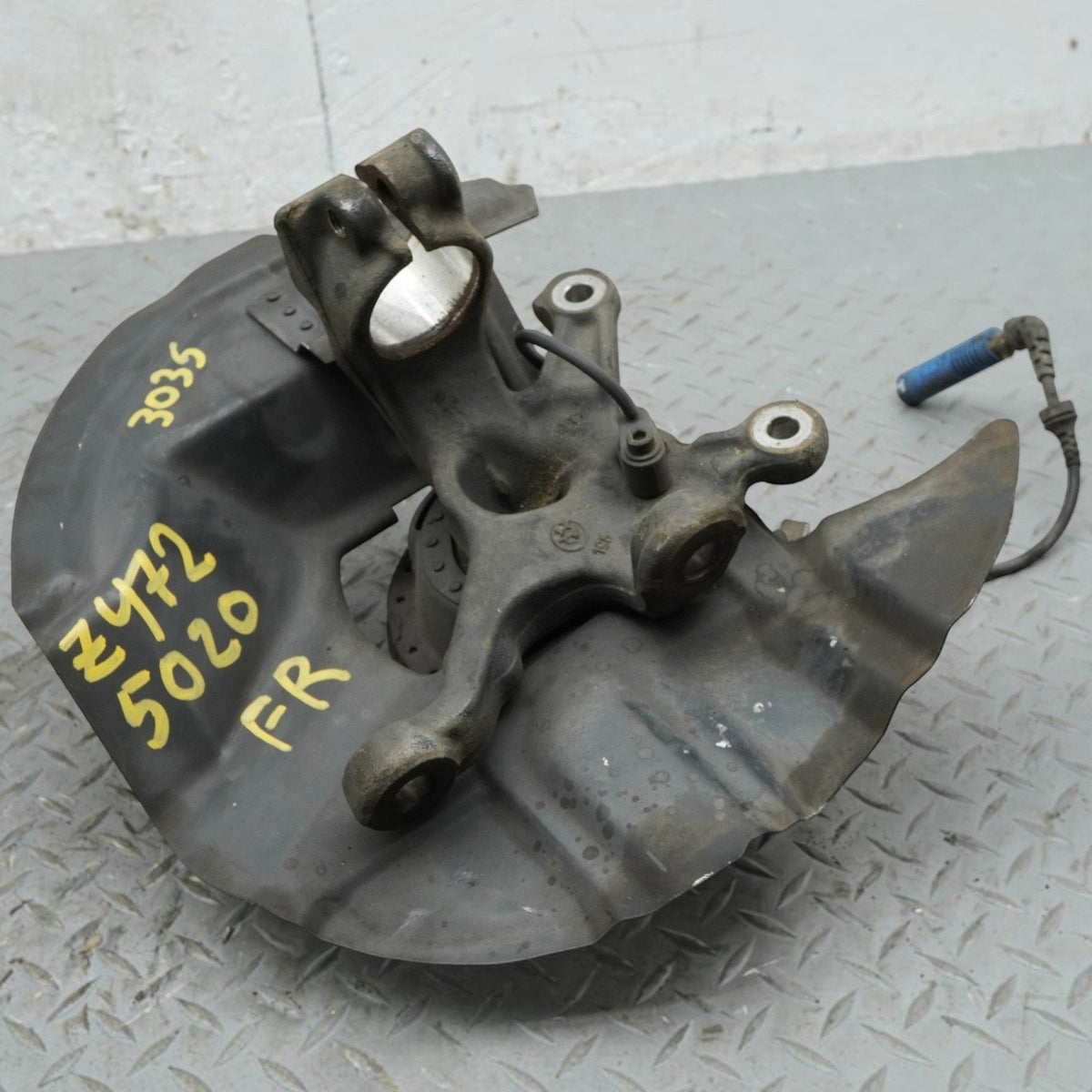 99-06 BMW 320 323 325 328 330 E46 Right Front Spindle Knuckle 31211096430 OEM