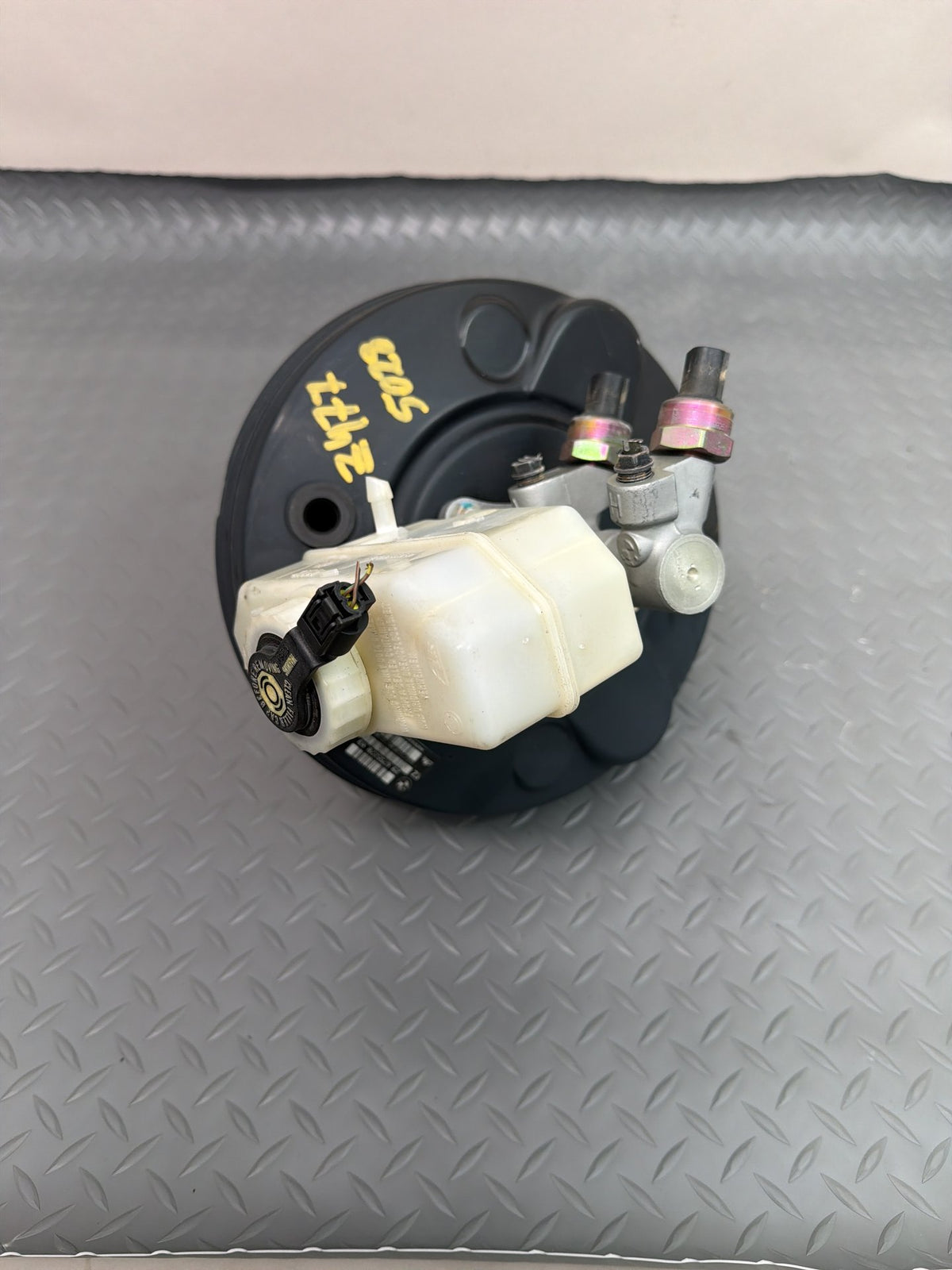 02-06 BMW 320i 325i 330i E46 Brake Booster Master Cylinder Tank 6755278 OEM