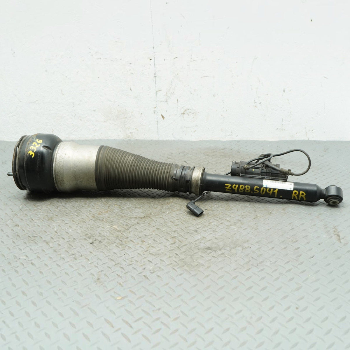 14-16 MercedesS550 S400 W222 Rear Right Shock Suspension Strut A2223200413 OEM