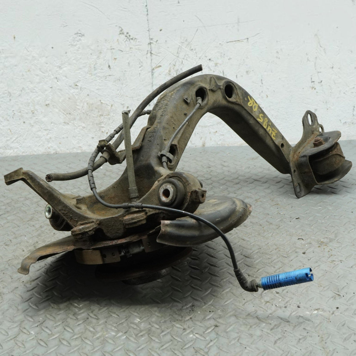 99-06 BMW 320 323 325 328 33 E46 Rear Right Passenger Knuckle Spindle OEM