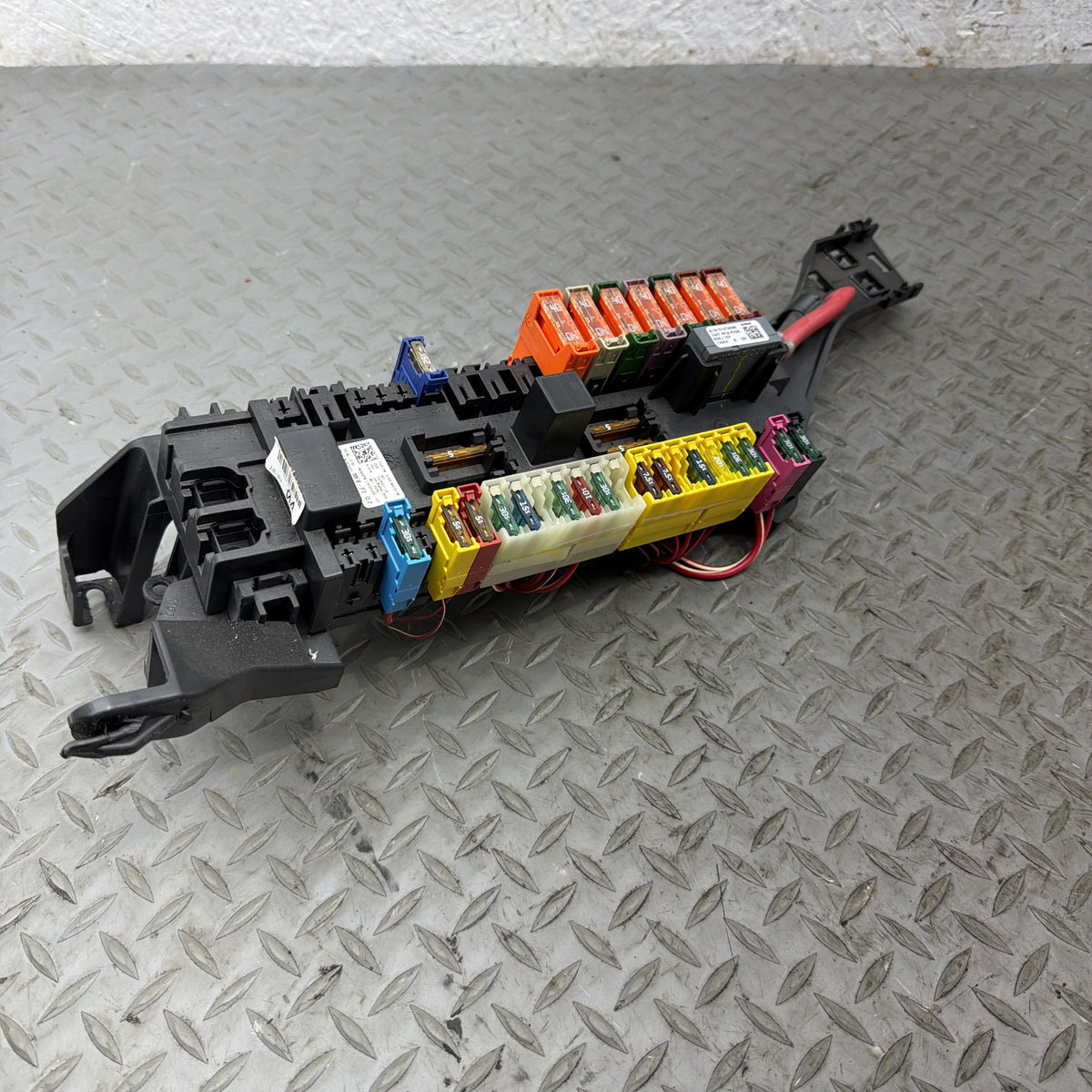 13-16 Mercedes GL350 GL450 GL550 GL63 X166 Engine Fuse Relay Box A1669063801 OEM
