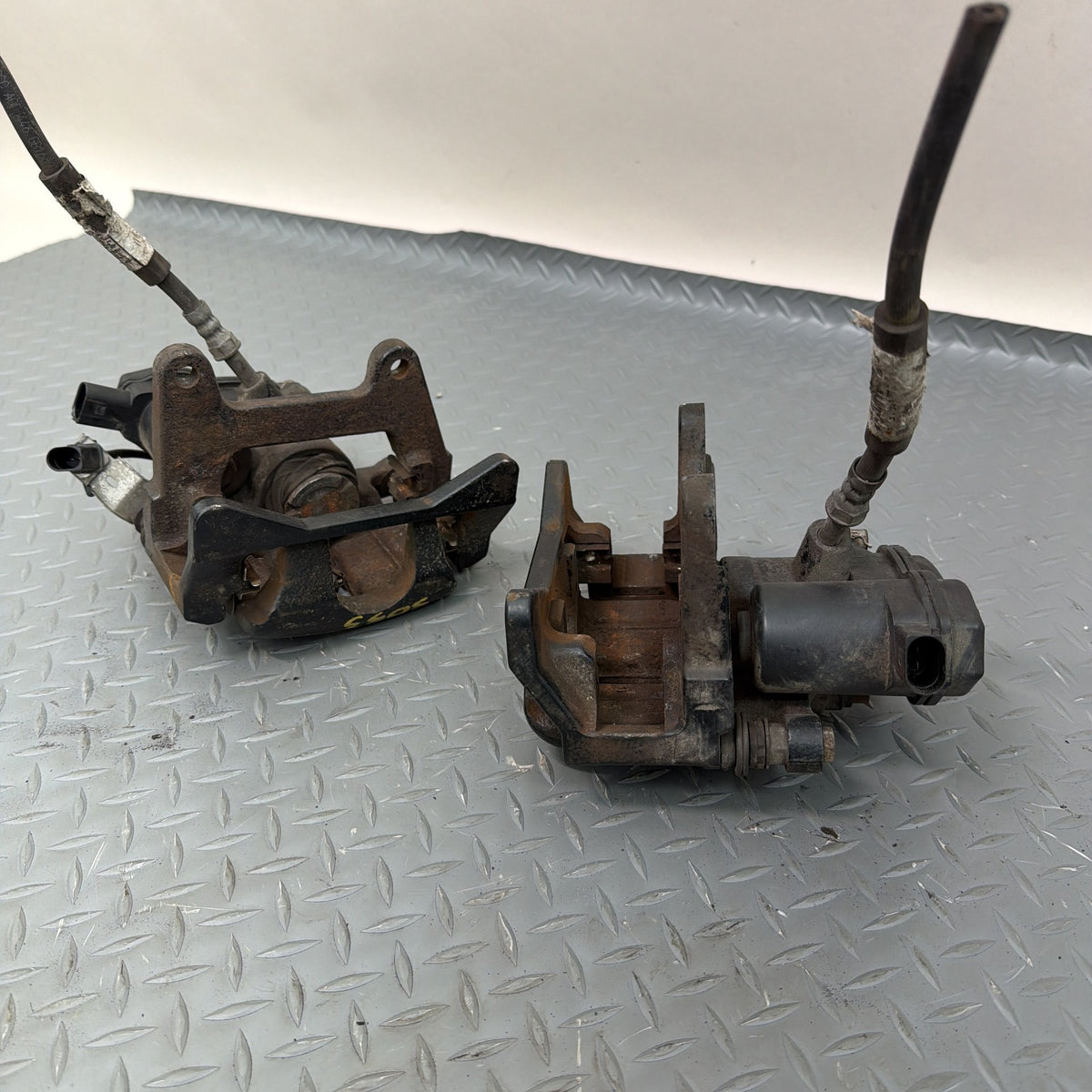 12-18 Audi S7 S6 A6 A7 4G C7 Rear Brake Caliper LH RH EPB Motor 4G0615404C OEM