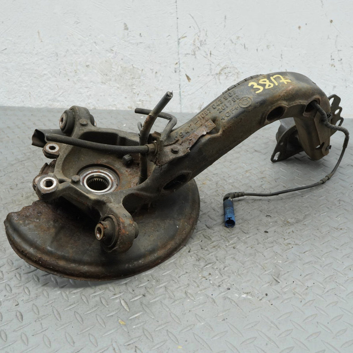99-06 BMW 320 323 325 328 330 E46 Rear Left Driver Side Knuckle Spindle OEM
