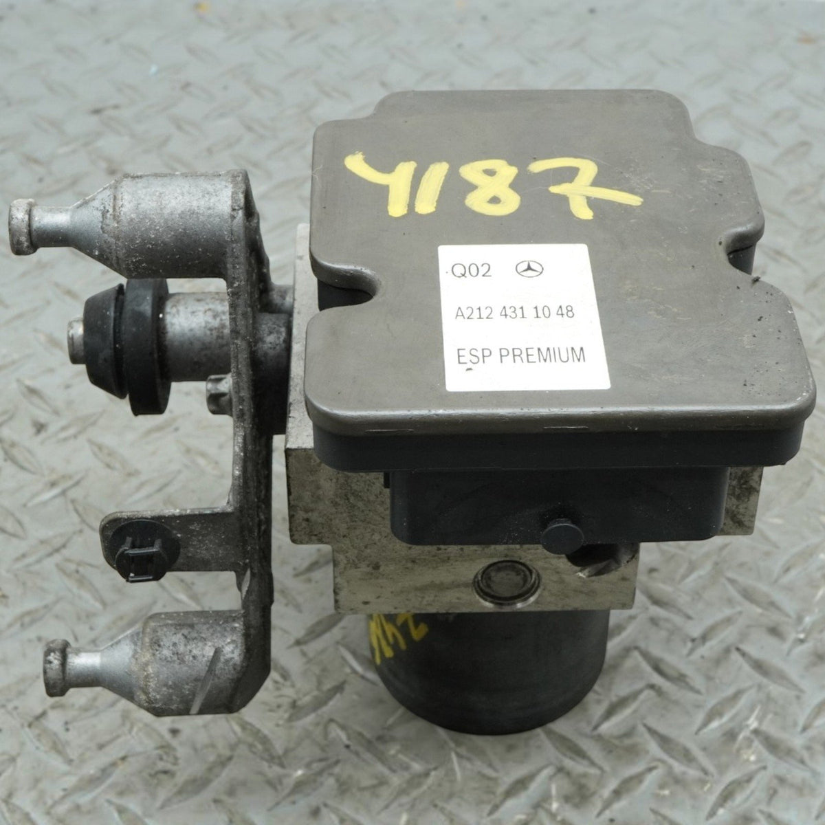 2014 Mercedes E350 C207 ABS Pump Anti Lock Brake Modulator Module A2124311048