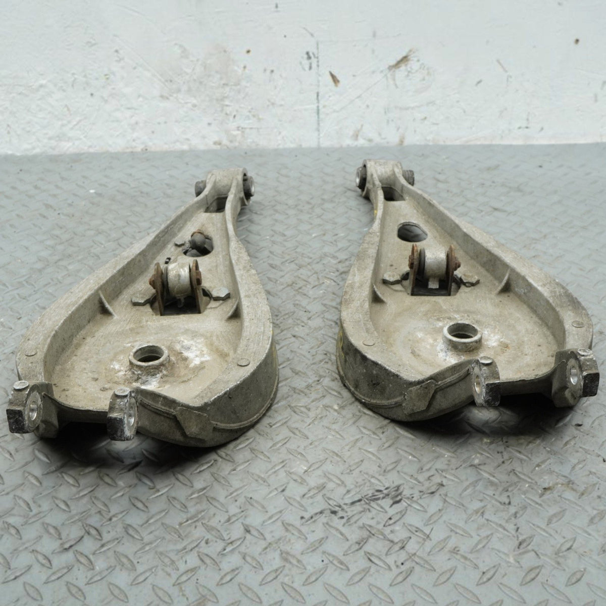 99-06 BMW 330i 328i 325i 323i 320i E46 Rear LH RH Lower Control Arm 33326781625