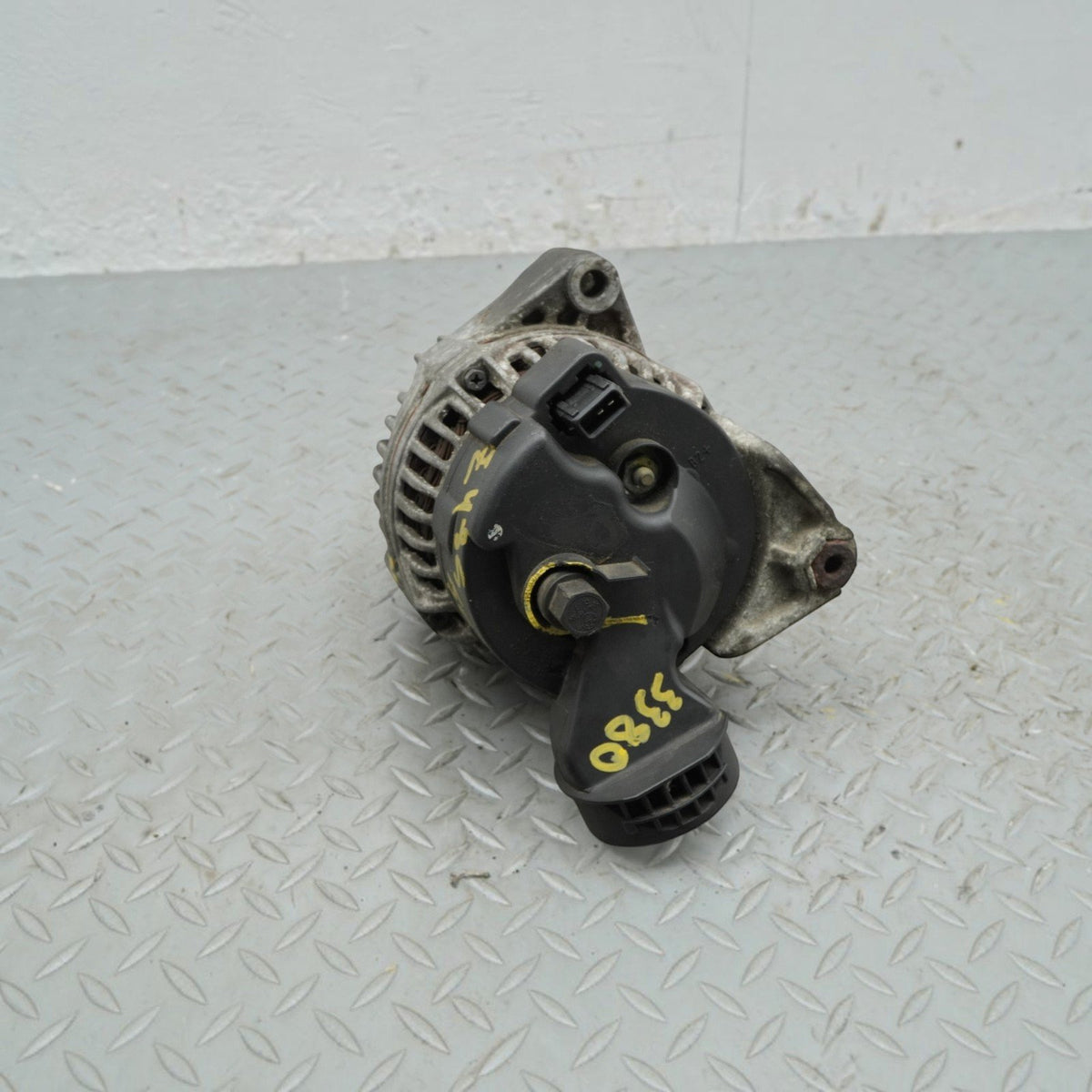 01-06 BMW 325 330 E46 Alternator Generator Pulley Engine W Duct 12317501597 OEM