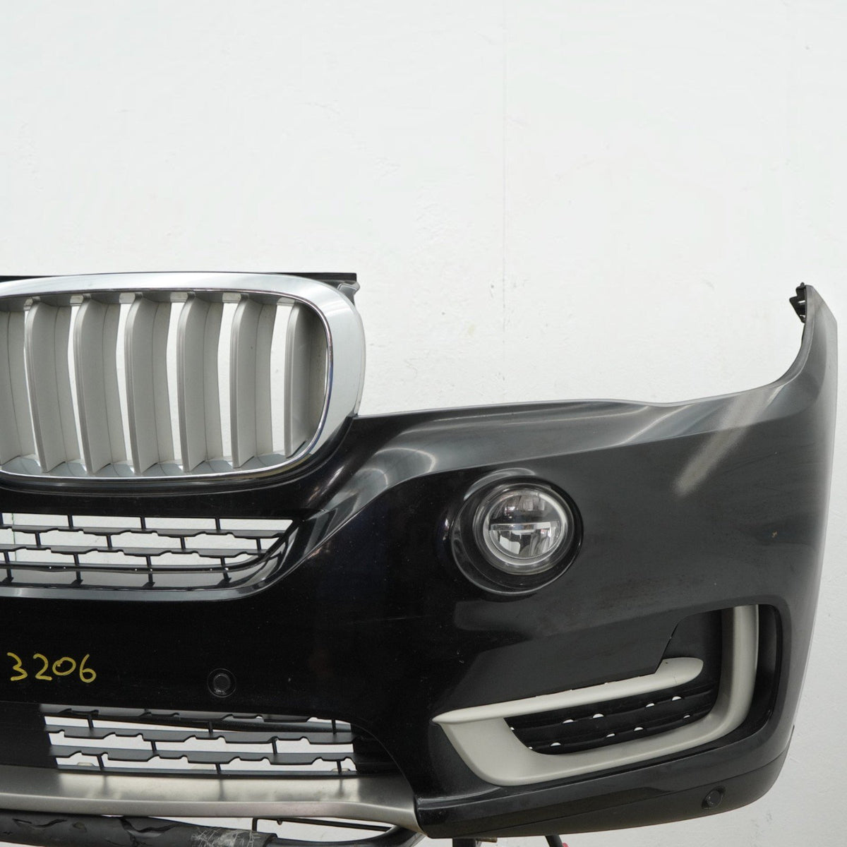 14-18 BMW X5 F15 Front Bumper Panel Cover w/ Fog 51117378609 Schwarz II 668 OEM