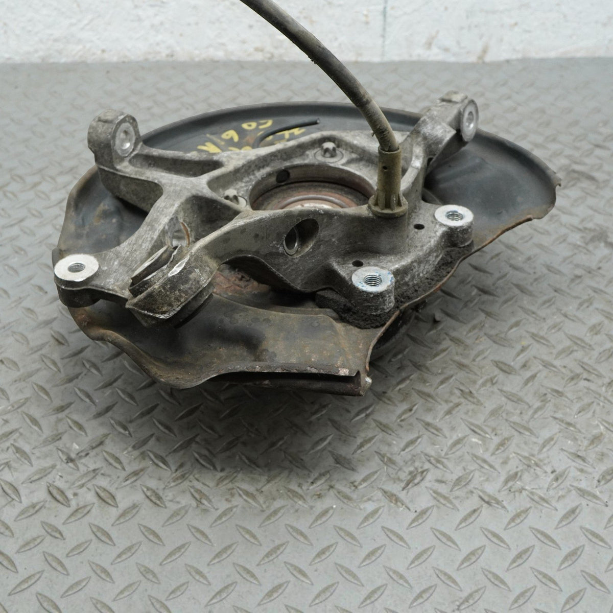 03-09 Mercedes E550 E300 E320 E350 W211 Rear Left Steering Knuckle 2113570308