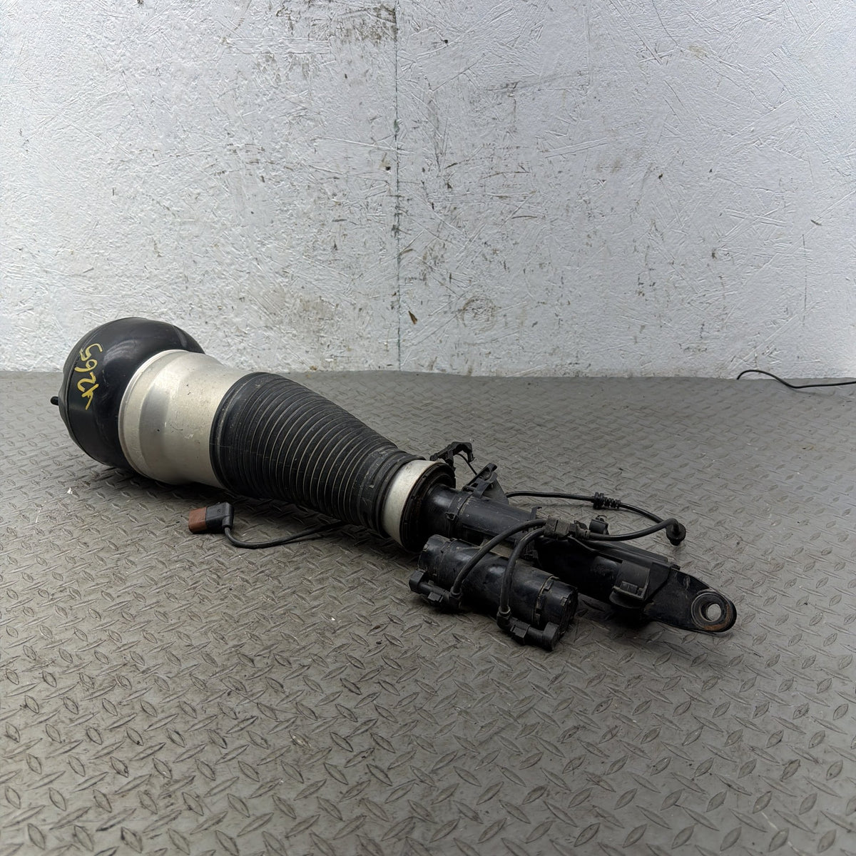 14-16 Mercedes S550 S550e W222 Right Front Air Strut Shock A2223208413 OEM