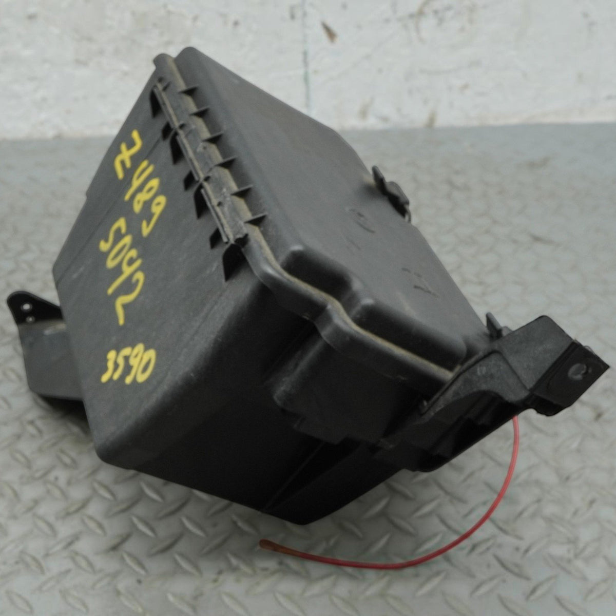 17-19 Mercedes GLS550 GLS450 GLS350d X166 Fuse Box Junction A1665400182 OEM