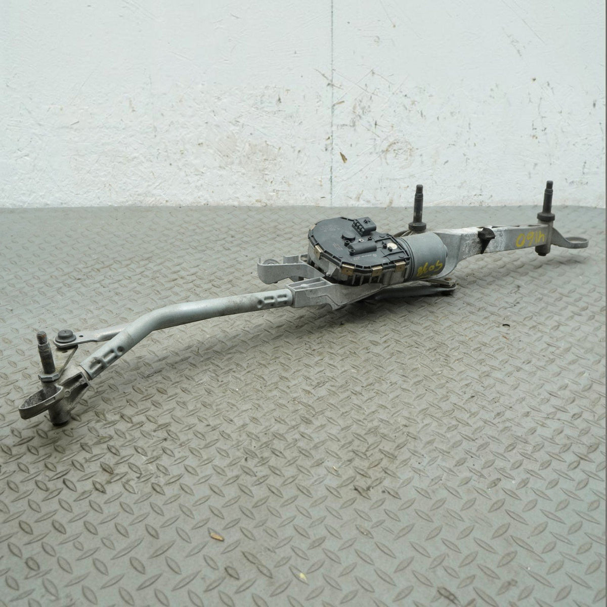10-17 Mercedes E550 E400 E350 C207Wiper Linkage Motor Windshield A2048201040 OEM