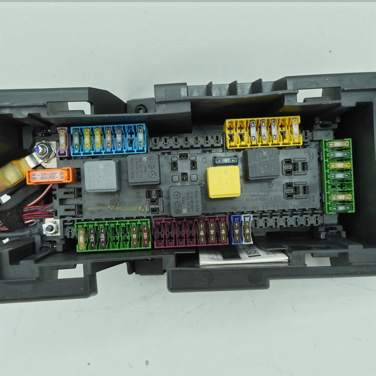 17-19 Mercedes GLS63 GLS550 GLS450 GLS350d X166 Fuse Relay Box A0025428819 OEM