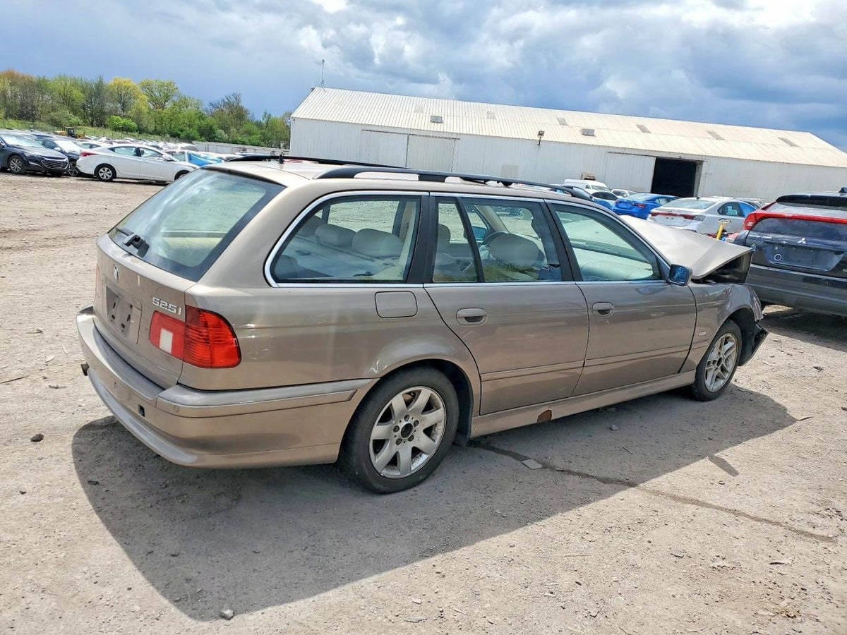 2002 BMW 525I E39