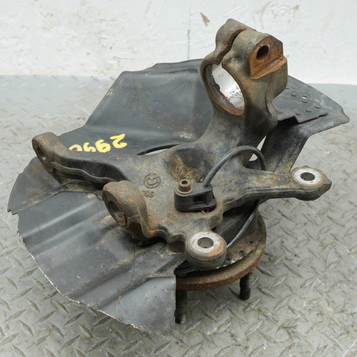 99-06 BMW 320 323 325 328 330 E46 Right Front Spindle Knuckle 31211096430 OEM