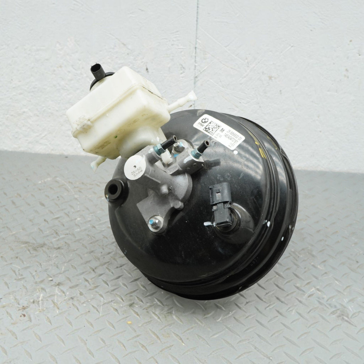 15-19 BMW X6 F16 Power Brake Booster Vacuum Master Cylinder Tank 296856833 OEM
