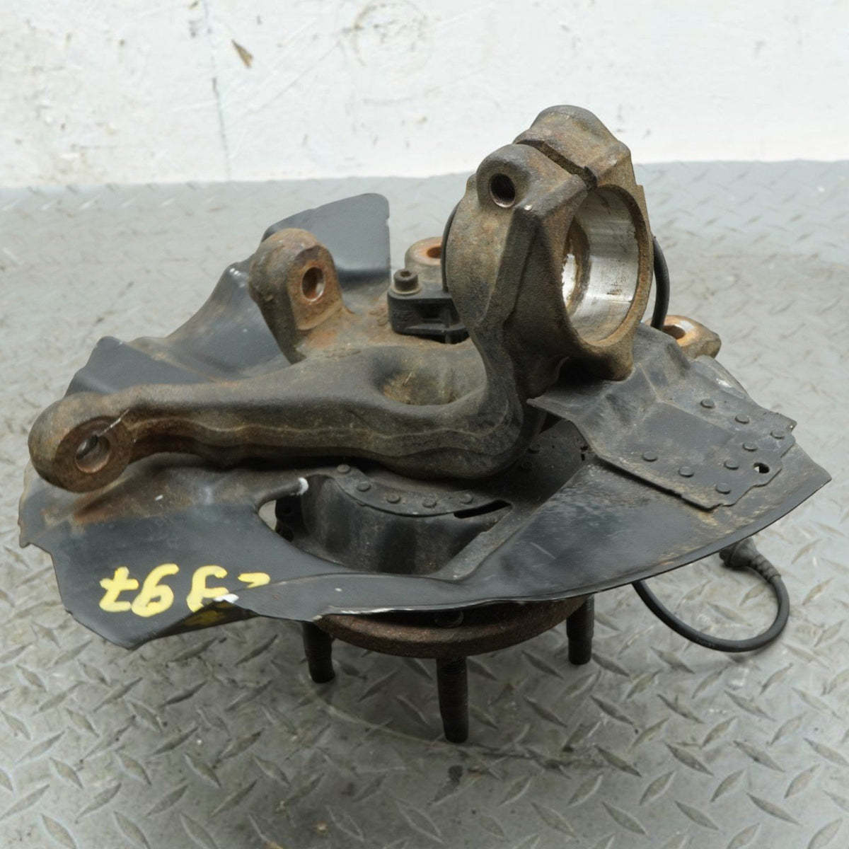 99-06 BMW 320 323 325 328 330 E46 Front Left Spindle Knuckle Hub 31211096429 OEM