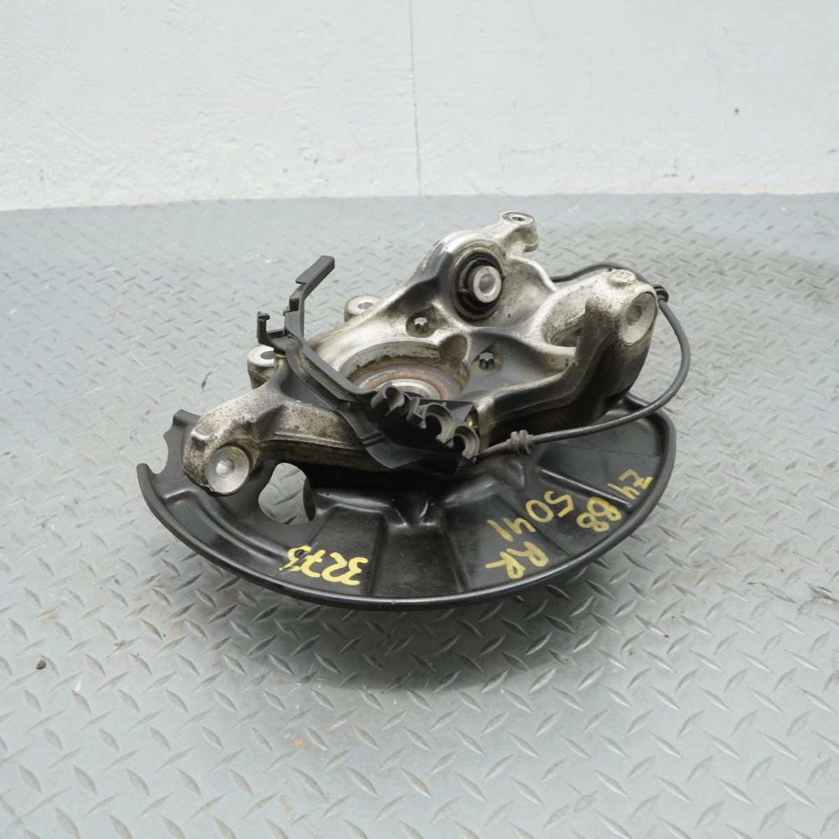 14-20 Mercedes W222 S550 Rear Right Spindle Knuckle Wheel Hub RH 2223501041 OEM