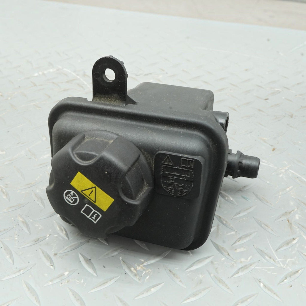 15-18 BMW X6 X5 F15 F16 F86 N63 Engine Coolant Expansion Tank Reservoir 7841266