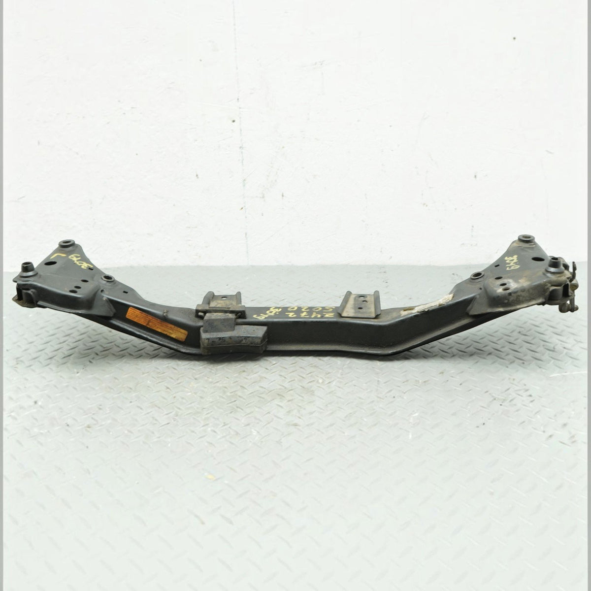 99-06 BMW 320 323 325 328 330 E46 Front Subframe Crossmember Engine Cradle OEM